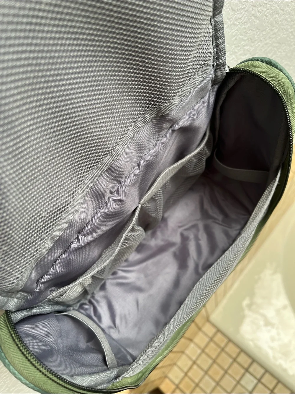 Travelon Hanging Toiletry Bag in Sage Green